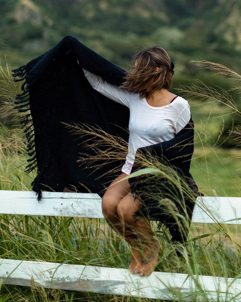 Falsa Charcoal Blanket - LEUS Towels