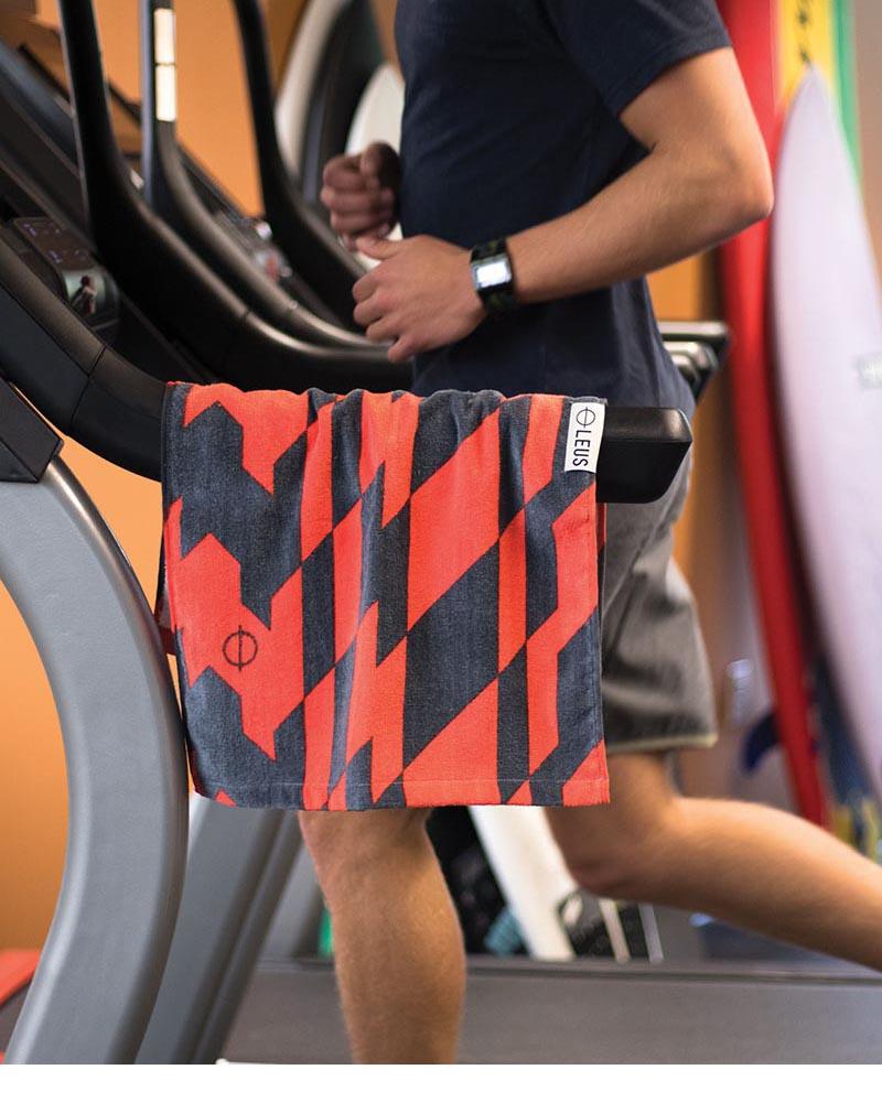Distort Gym Towel - LEUS Towels